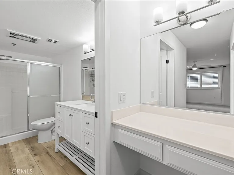 4501 Cedros Ave — Photo 16