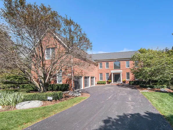 2751 Whispering Woods Dr, Ann Arbor, MI 48103