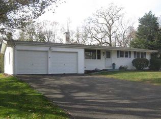 2 Tudor Ct E, Old Saybrook, CT 06475