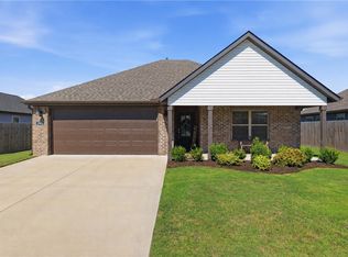 1905 Hudson Dr, Siloam Springs, AR 72761