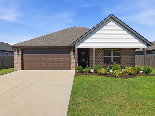 1905 Hudson Dr, Siloam Springs, AR 72761