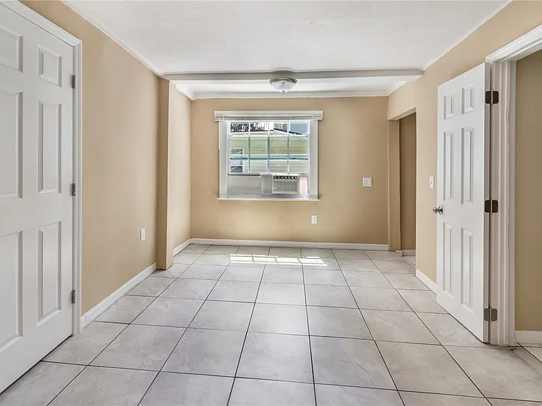 418 E Amelia Ave #A — Photo 20