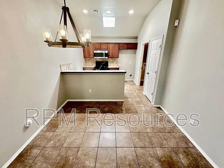11121 NW 6th Ter — Photo 8