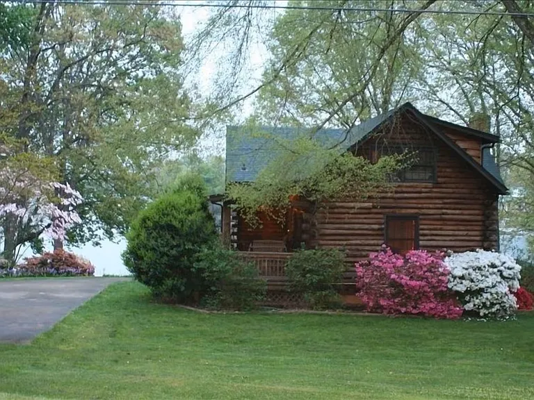 9350 Legrand Dr — Photo 3