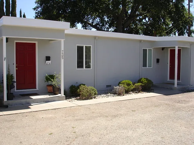 735 San Carlos Ct — Photo 2
