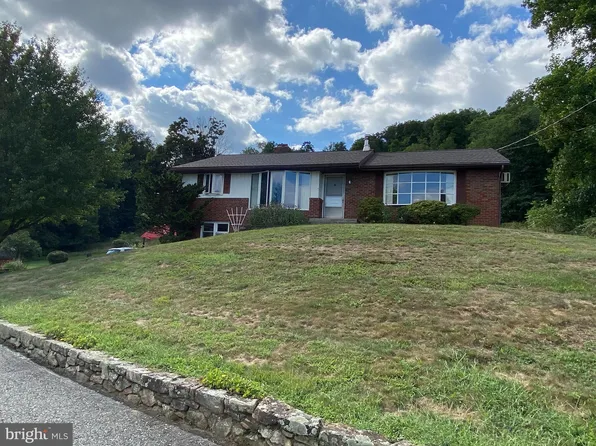 554 Kulps Rd, Barto, PA 19504