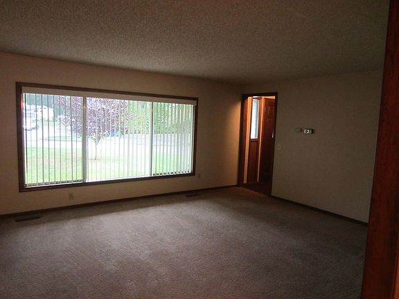 3rd image of 12809 53rd Ave NE