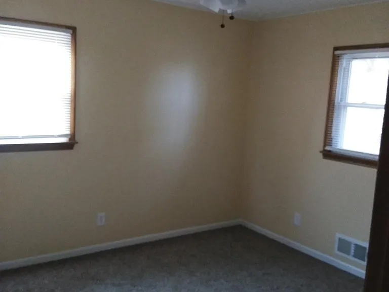 3861 Edgemoor Pl NE #UPPER — Photo 5