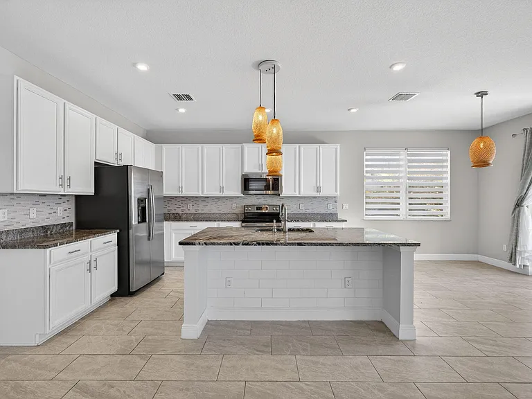 10916 SW Robbia Way — Photo 14