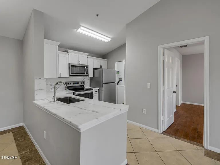 940 Village Trl #4-306 — Photo 11
