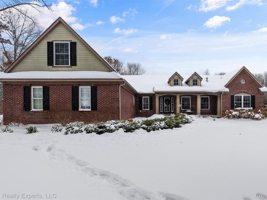 11185 Cassidy Trl, Davisburg, MI 48350