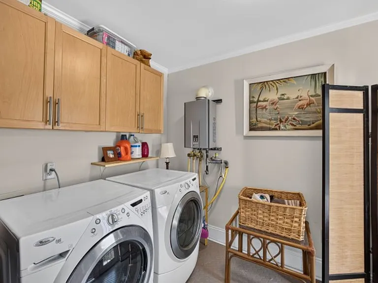 1555 Belmonte Ave — Photo 28