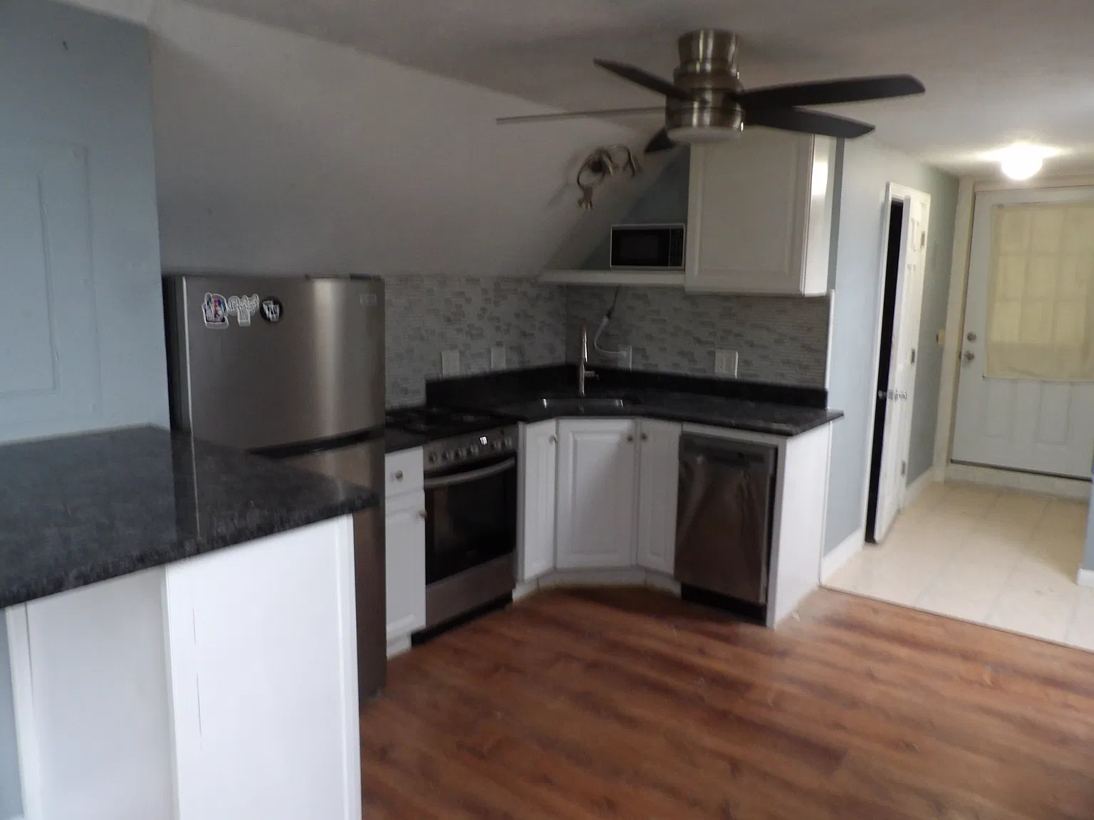 Studio, 600 sqft, $1,400 — Photo 3