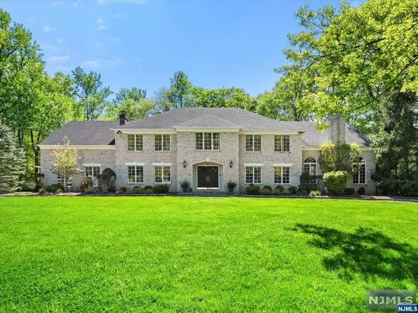 77 Sun Valley Rd, Ramsey, NJ 07446