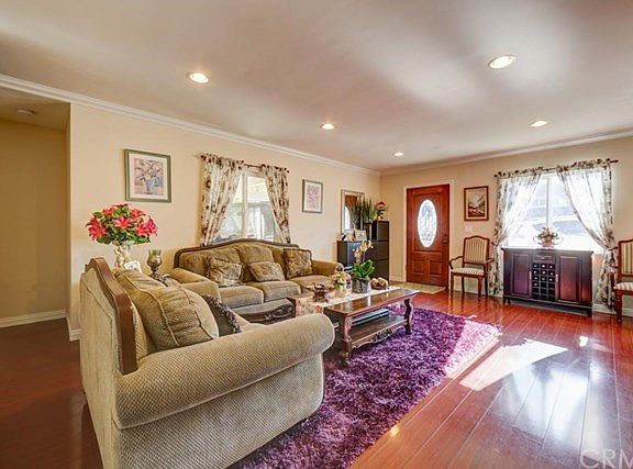 3rd image of 22616 Menlo Ave