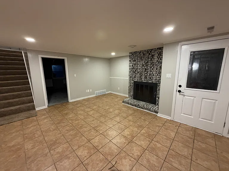 3227 Pickle Rd — Photo 6