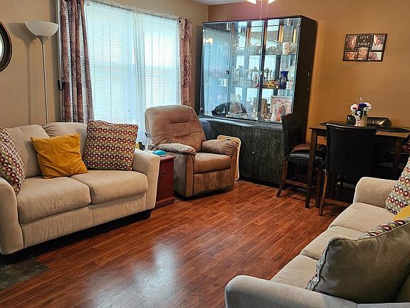 3rd image of 458 Evelyndale Dr