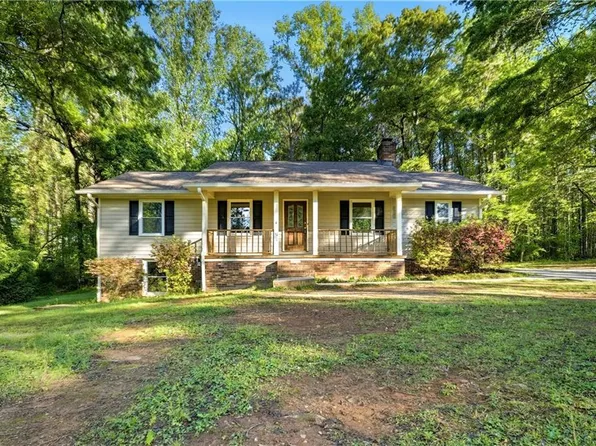 4060 Grove Trl, Loganville, GA 30052