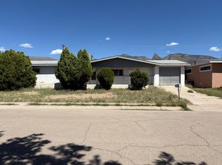 1006 Cedar Ave, Alamogordo, NM 88310