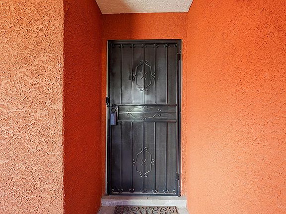 3rd image of 3913 Cibola Village Dr NE