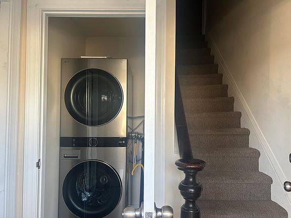 Brand new washer & Dryer on 1st floor entrance