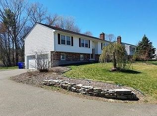 16 Shannon Dr, Enfield, CT 06082