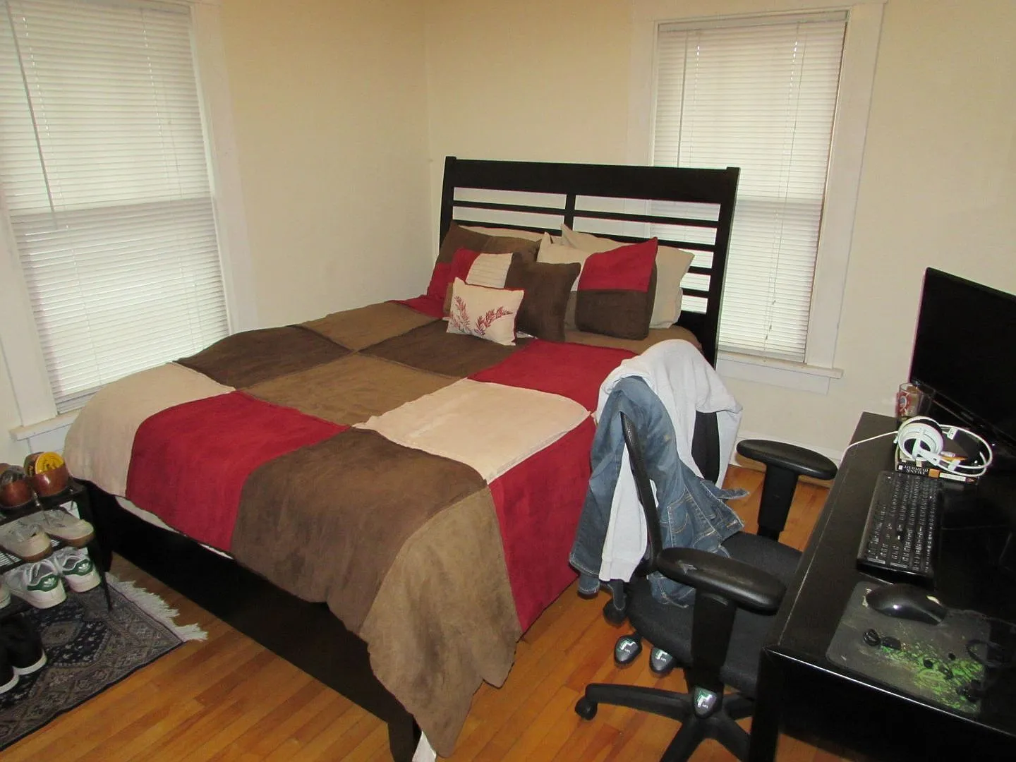 Spacious 4-Bedroom House on Drake Street with Garage, Yard & Free Laundry Available 8/15/2027 — Photo 3