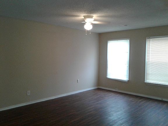 3rd image of 4904 Donnelly Ave