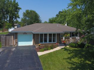 2314 E Beck Rd, Lindenhurst, IL 60046