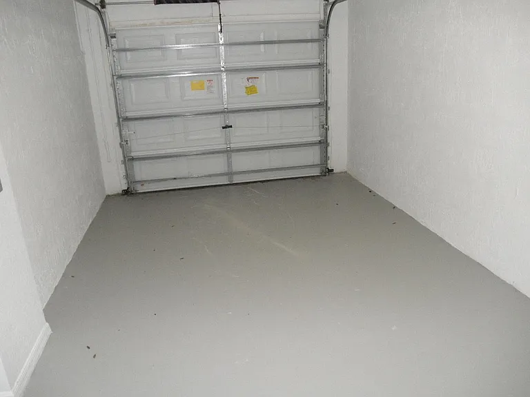 1011 Pipers Cay Dr — Photo 10