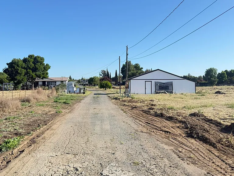 7770 Lone Tree Way — Photo 2