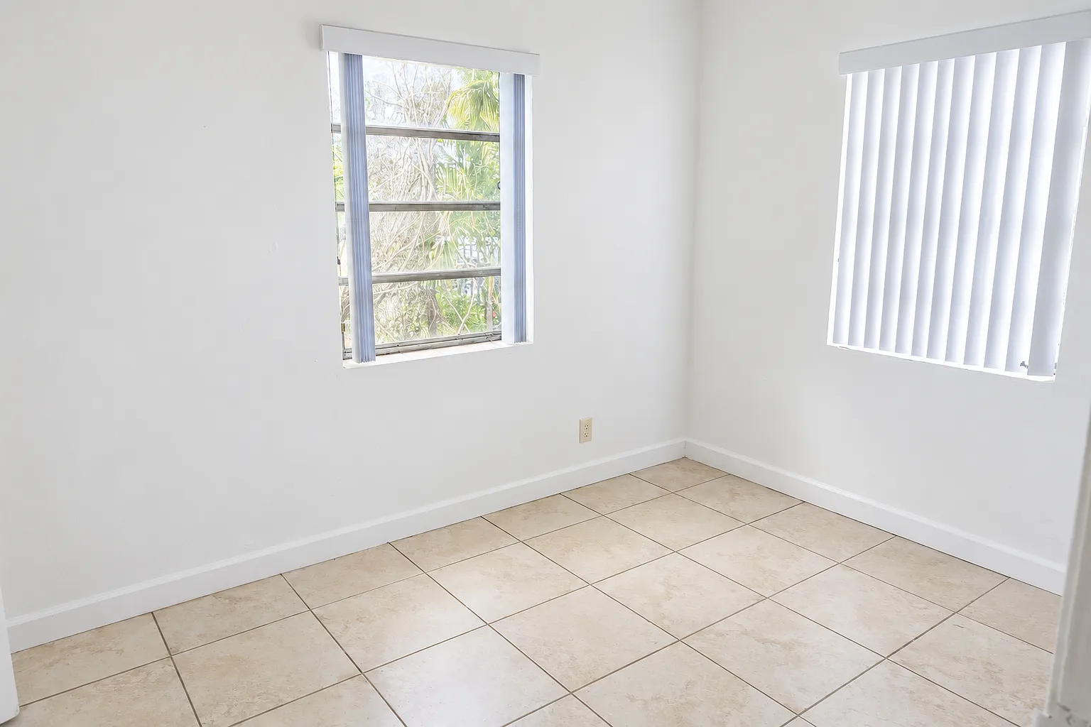2 bed, 1200 sqft, $2,400 — Photo 2