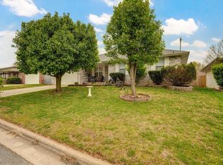 212 W Hunter Dr, Nixa, MO 65714