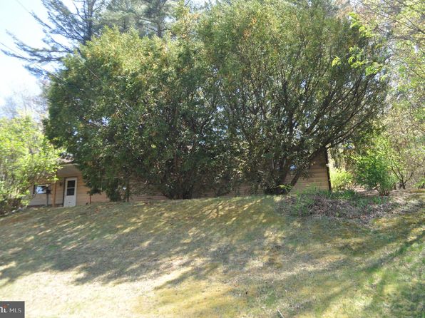 105 Mill Creek Ave, Pottsville, PA 17901