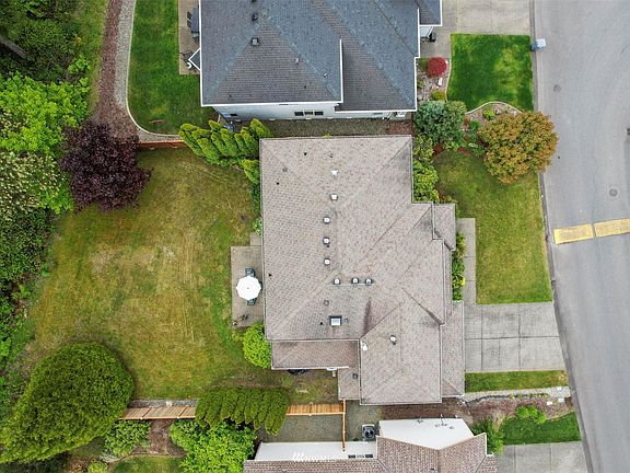 4th image of 6141 62nd Ave W