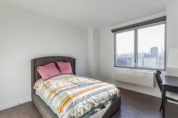 Rented by Realmart Realty LLC | media 30