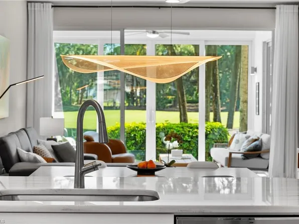 1960 Willow Bend CIR #102, NAPLES, FL 34109