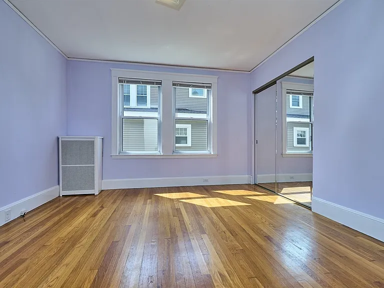 17 Elmira St #A — Photo 3