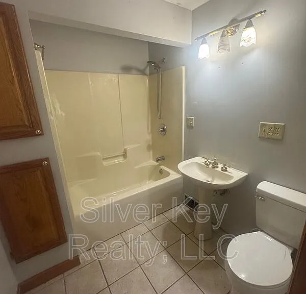 900 S Jackson St — Photo 18