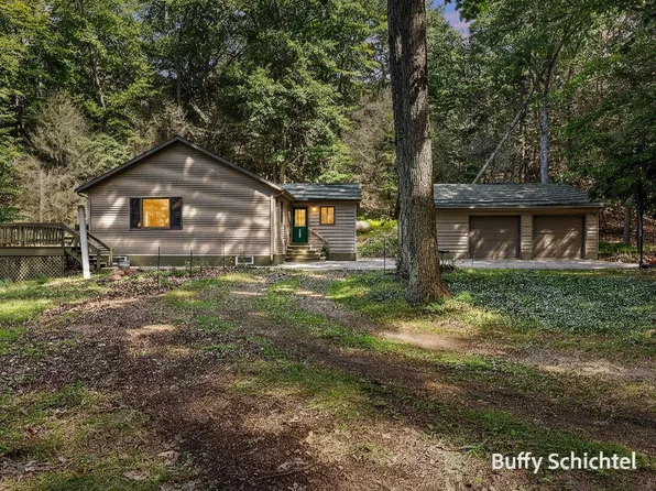 9043 W Thomas St, Shelby, MI 49455