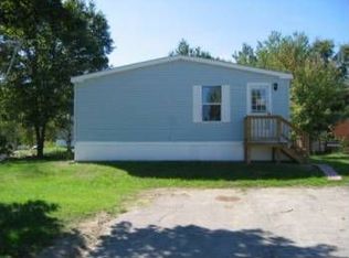 11 Puritan Ln, Center Ossipee, NH 03814