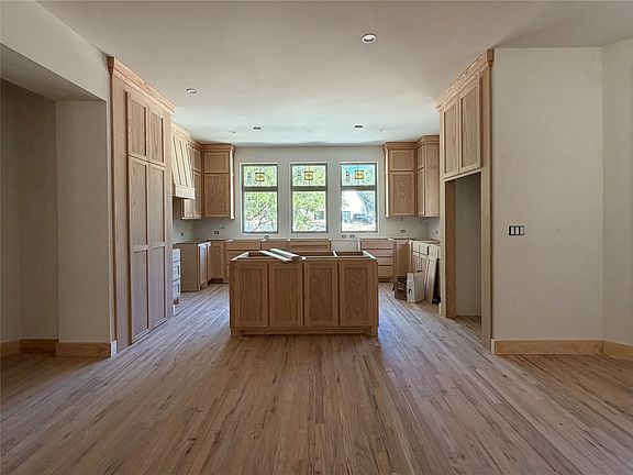5th image of 416 Keys Creek Dr
