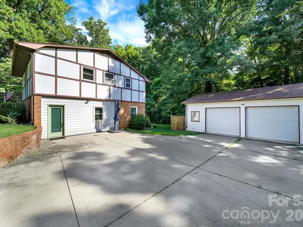 2311 Laurelwood Cir, Charlotte, NC 28214