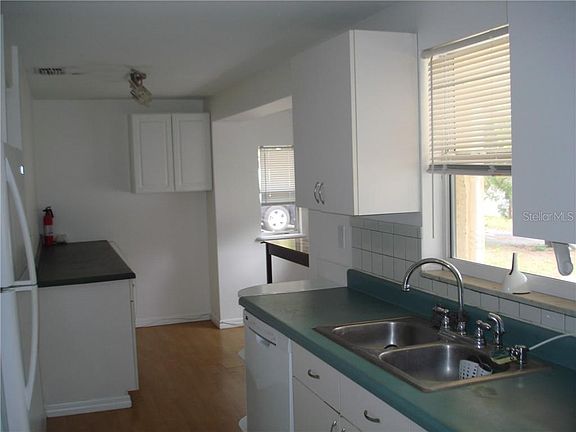 3rd image of 1108 Hollywood Ave