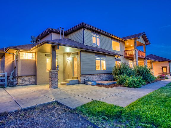 2nd image of 1453 Hilltop Cir