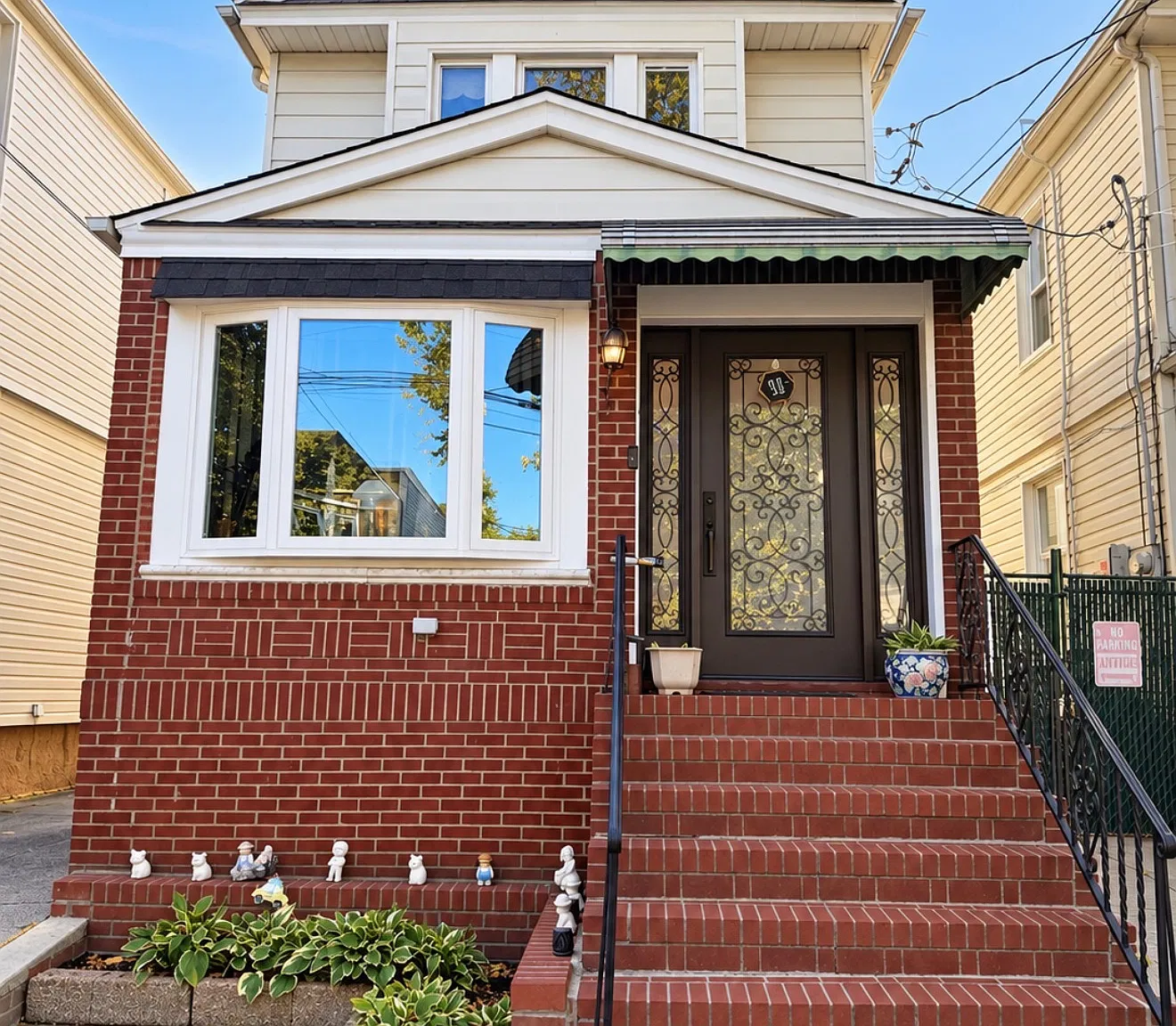 3 bed, 1296 sqft, $3,700 — Photo 1