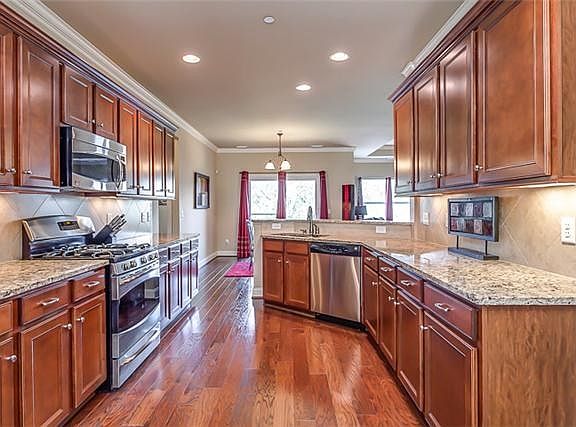 5th image of 4612 Sawmill Pl
