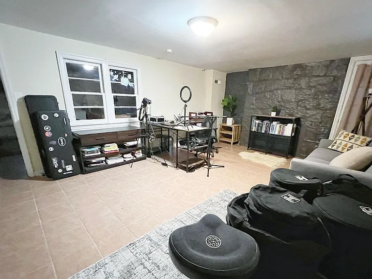 230 Chelsea Cir — Photo 18