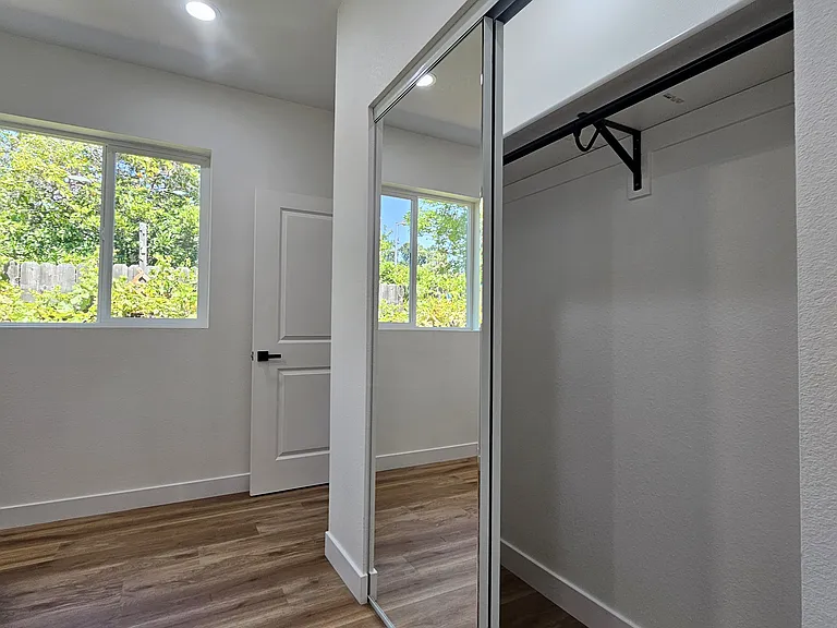 101 Randall Ave #B — Photo 12