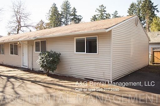2nd image of 2224 SE Courtney Rd